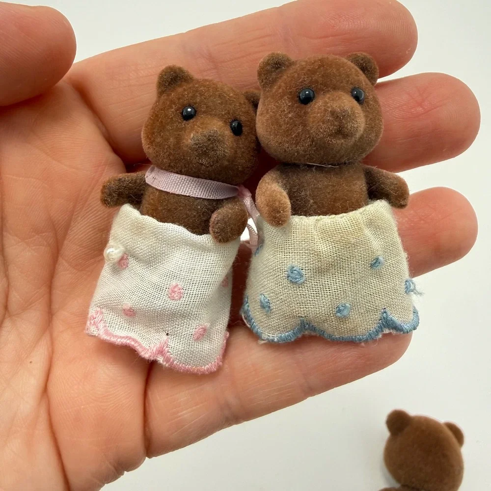 Vintage Sylvanian Families Calico Critters Brown Bear Family Lot of 8